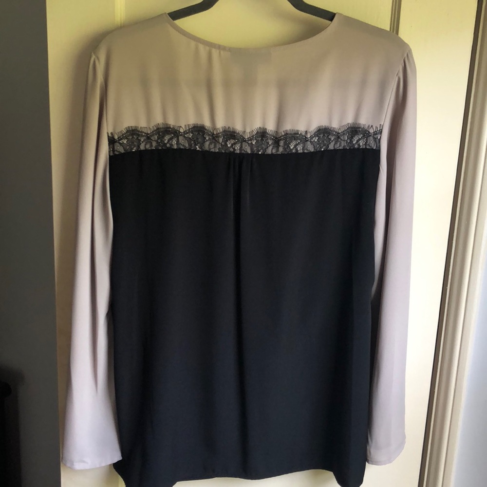 Like New! Alfani Black & Cream Blouse - Picture 5 of 5